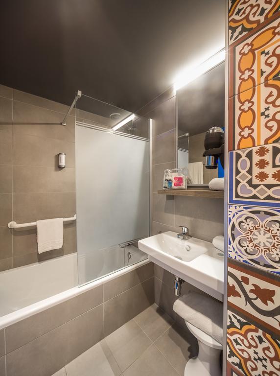 Deluxe Zimmer mit Kingsize-Bett und Terrasse
